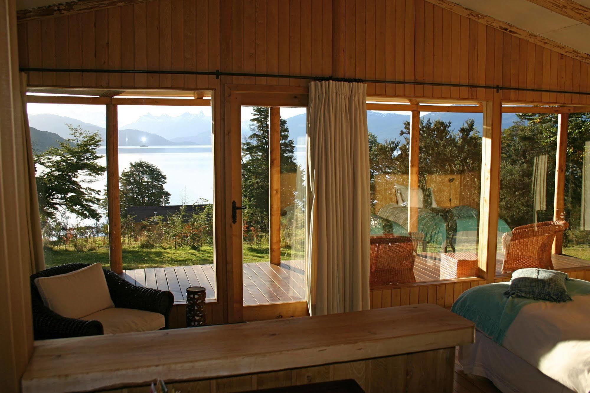 Lodge El Mirador De Guadal Puerto Guadal Eksteriør bilde